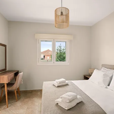 Vasilopoulos Residences - Chloe With Private Pool *